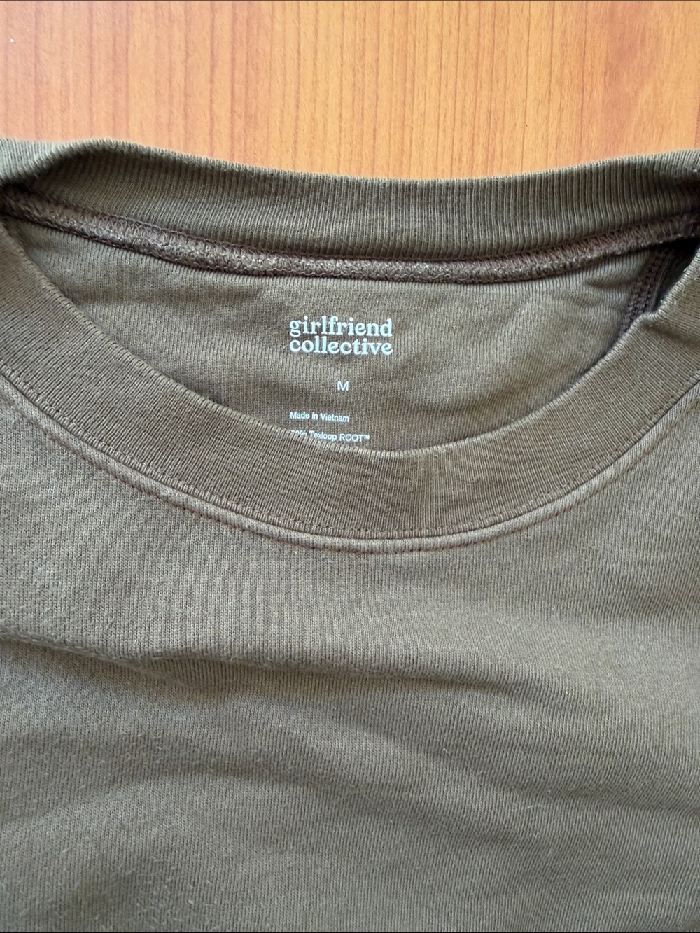 Girlfriend Collective Olive Green Cropped Sweatshirt & High-Waist Sweatpants - Picture 4 of 6